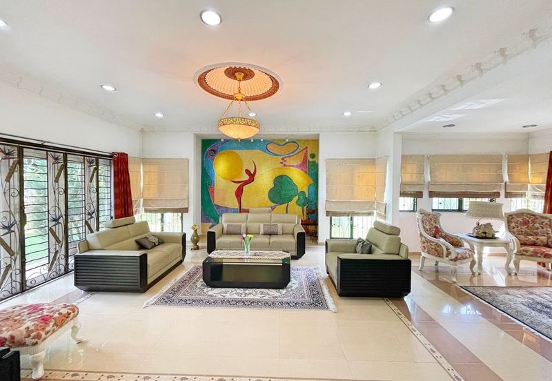 FACING NORTH EAST Freehold Beautiful Double Storey Bungalow, Jalan Mihrab, Bukit Jelutong.  