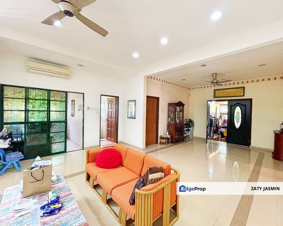 FACING NORTH EAST Freehold Beautiful Double Storey Bungalow, Jalan Mihrab, Bukit Jelutong.  , Selangor, Bukit Jelutong