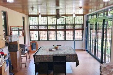 FACING NORTH EAST Freehold Beautiful Double Storey Bungalow, Jalan Mihrab, Bukit Jelutong.  