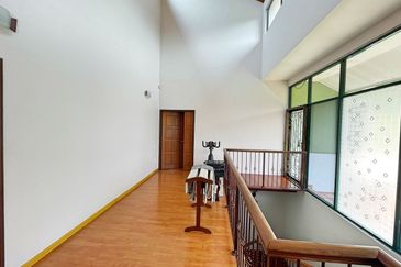 FACING NORTH EAST Freehold Beautiful Double Storey Bungalow, Jalan Mihrab, Bukit Jelutong.  