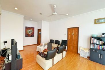 FACING NORTH EAST Freehold Beautiful Double Storey Bungalow, Jalan Mihrab, Bukit Jelutong.  