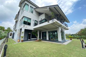 KGSAAS Golf Club, Seksyen 13