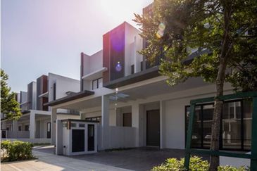 Lucent Residence @ twentyfive.7