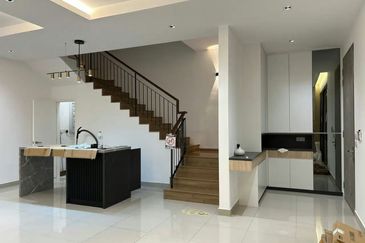 Lucent Residence @ twentyfive.7