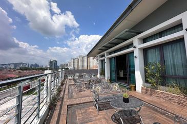 Kampung Sungai Kayu Ara