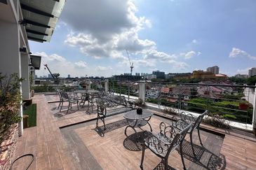 Kampung Sungai Kayu Ara