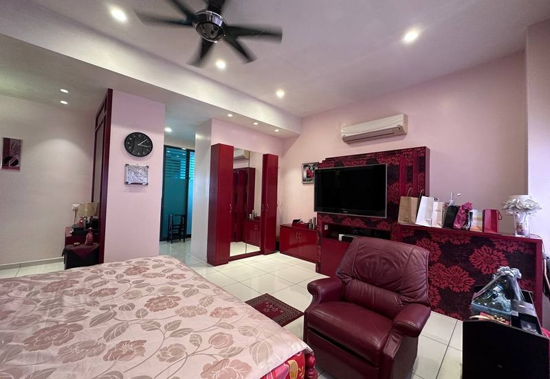 Kampung Sungai Kayu Ara