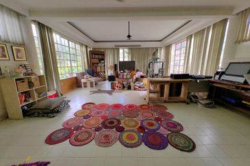 Freehold CORNER LOT 2.5 Storey Bungalow Taman Melawati Kuala Lumpur 