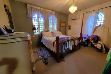 Freehold CORNER LOT 2.5 Storey Bungalow Taman Melawati Kuala Lumpur 