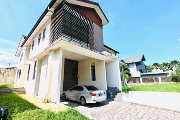 Laman Permai Subang Jaya Like New Double Storey Bungalow 
