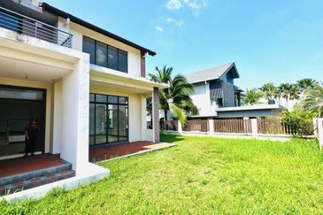 Laman Permai Subang Jaya Like New Double Storey Bungalow 