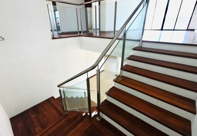 Laman Permai Subang Jaya Like New Double Storey Bungalow 