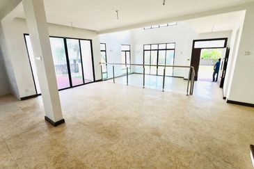 Laman Permai Subang Jaya Like New Double Storey Bungalow 