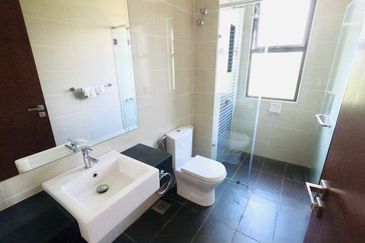 Laman Permai Subang Jaya Like New Double Storey Bungalow 