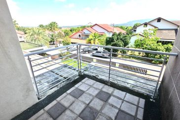 Laman Permai Subang Jaya Like New Double Storey Bungalow 