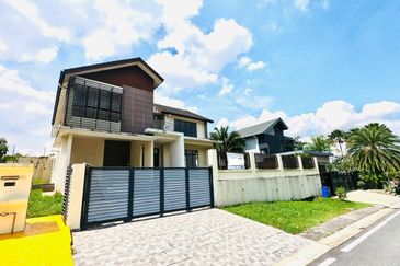 Laman Permai Subang Jaya Like New Double Storey Bungalow 