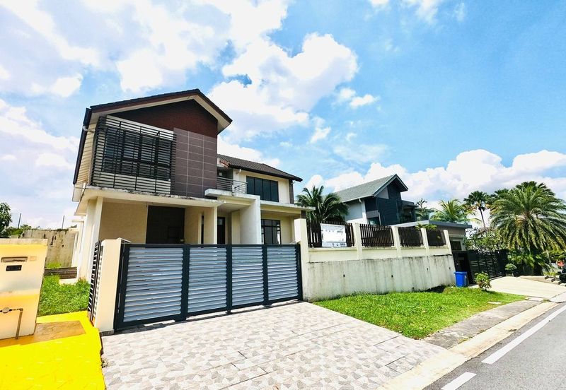 Laman Permai Subang Jaya Like New Double Storey Bungalow 