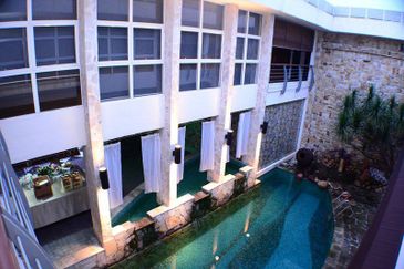 Luxury Bungalow (20,000 sqft with Swimming Pool) Desa Pandan KL FOR SALE