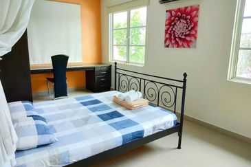 Luxury Bungalow (20,000 sqft with Swimming Pool) Desa Pandan KL FOR SALE