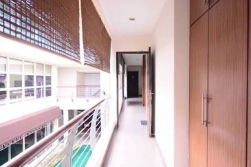 Luxury Bungalow (20,000 sqft with Swimming Pool) Desa Pandan KL FOR SALE