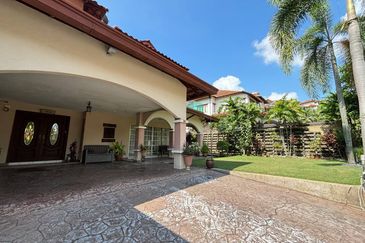 KGSAAS Golf Club, Seksyen 13