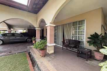 KGSAAS Golf Club, Seksyen 13