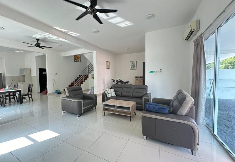 Perdana Lakeview East