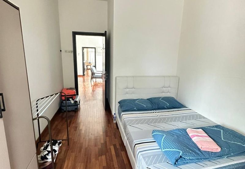 Perdana Lakeview East