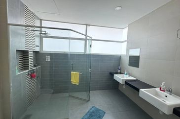 Perdana Lakeview East