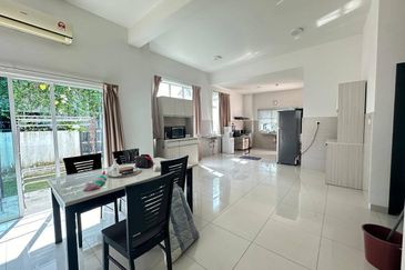 Perdana Lakeview East