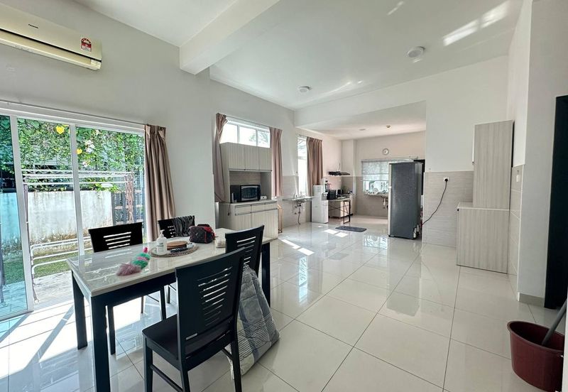 Perdana Lakeview East