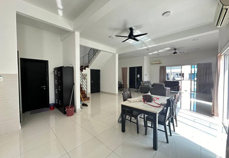 Perdana Lakeview East