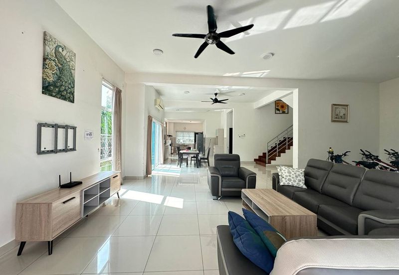 Perdana Lakeview East