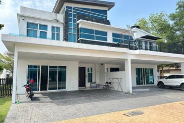 Perdana Lakeview East