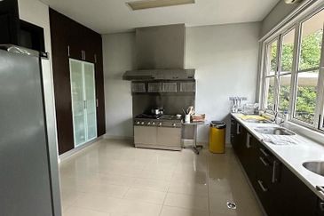 Bangsar Hill Luxury 5 Storey Private Bungalow (20,000 sqft) KL FOR SALE