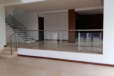 Subang Bestari, Huge CORNER Safira Double Storey Bungalow  