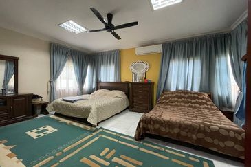 Bandar Tun Hussein Onn