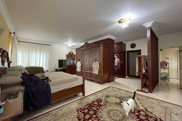 Bandar Tun Hussein Onn