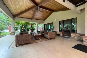 Bandar Tun Hussein Onn