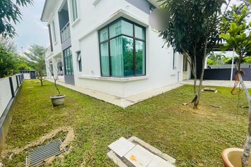 Perdana Lakeview East