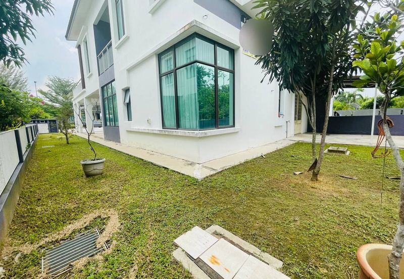 Perdana Lakeview East