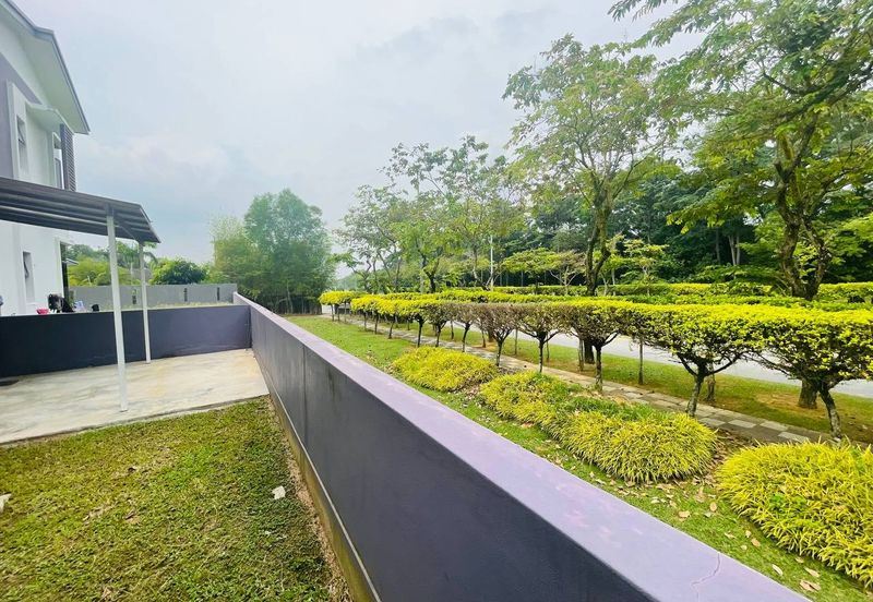 Perdana Lakeview East