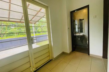 Perdana Lakeview East