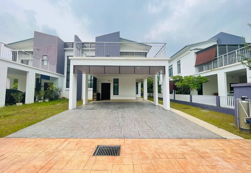 Perdana Lakeview East