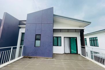 Perdana Lakeview East