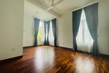 Perdana Lakeview East