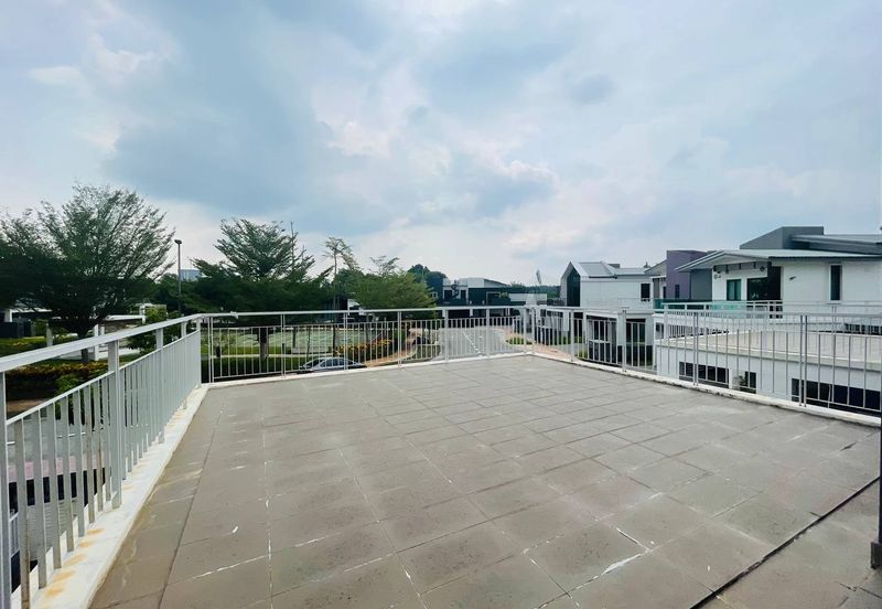 Perdana Lakeview East