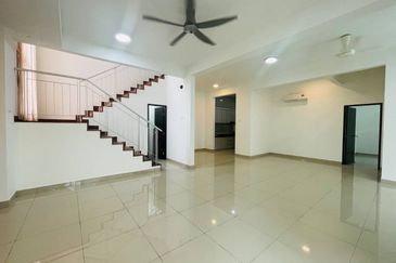 Perdana Lakeview East