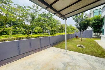 Perdana Lakeview East