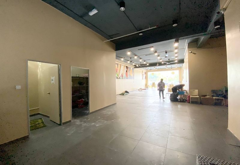 Kenwingston Square Garden